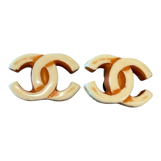 Pendientes Chanel con Clip y Logo CC Efecto Mármol